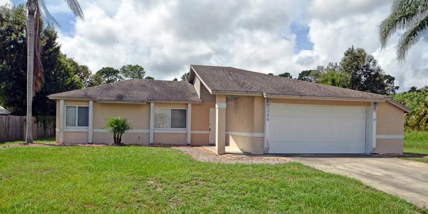 990-Douglas-St-SE-Palm-Bay-FL-32909